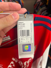Load image into Gallery viewer, Arsenal 2021-2022 Home Football Shirt (BNWT) L
