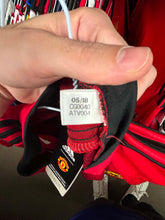 Load image into Gallery viewer, Manchester United 2018-2019 Home Football Shirt (BNWT) S
