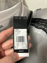 Load image into Gallery viewer, Juventus 2020-2021 Home Shirt (BNWT) L
