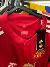 Load image into Gallery viewer, Manchester United 2017-2018 Home Shirt (BNWT) L
